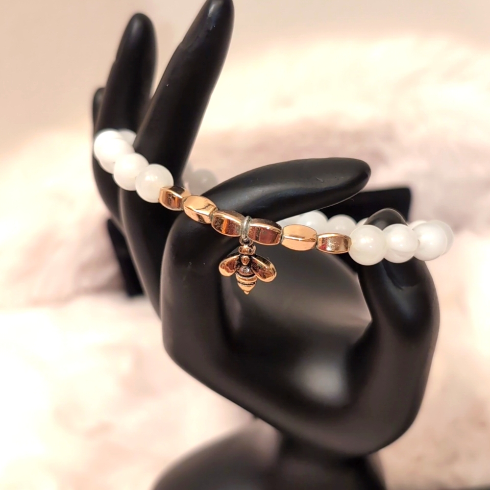 White Beaded Bracelet with Silver Toned Bee Bead Focus